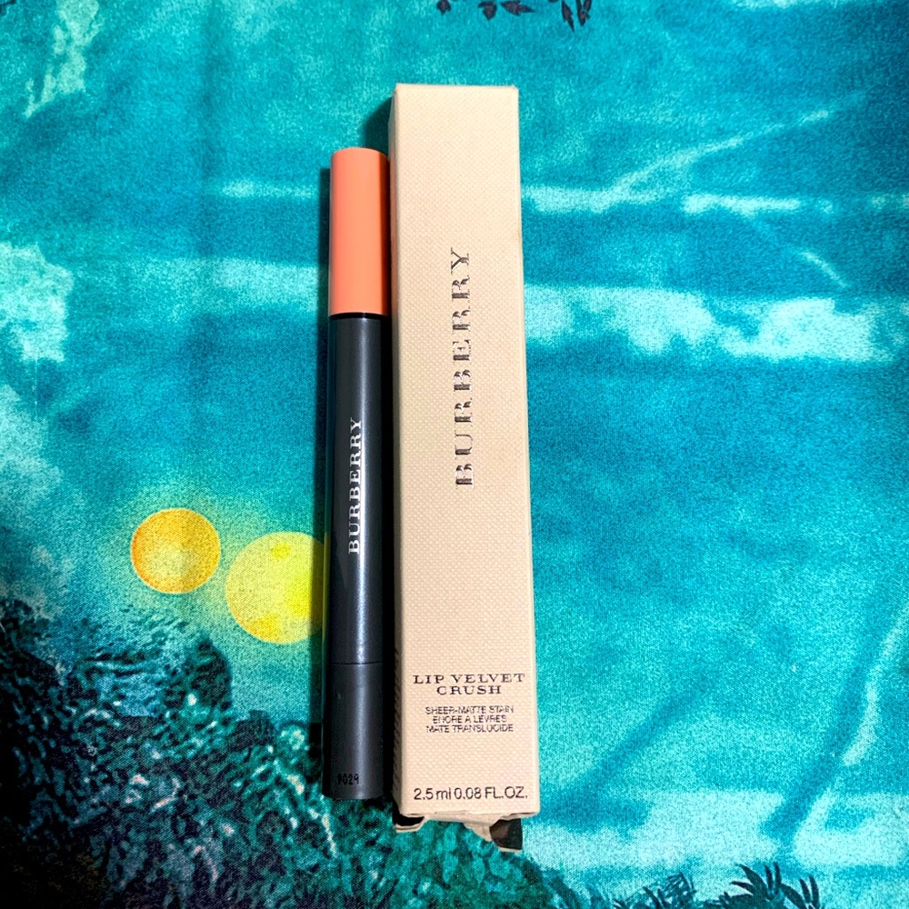 BURBERRY Lip Velvet Crush “Sugar Pink”